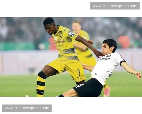 雷恩赛前赠予登贝莱纪念海报,致敬俱乐部优秀青训毕业生 雷恩赛前赠予登贝莱纪念海报,致敬俱乐部优秀青训毕业生